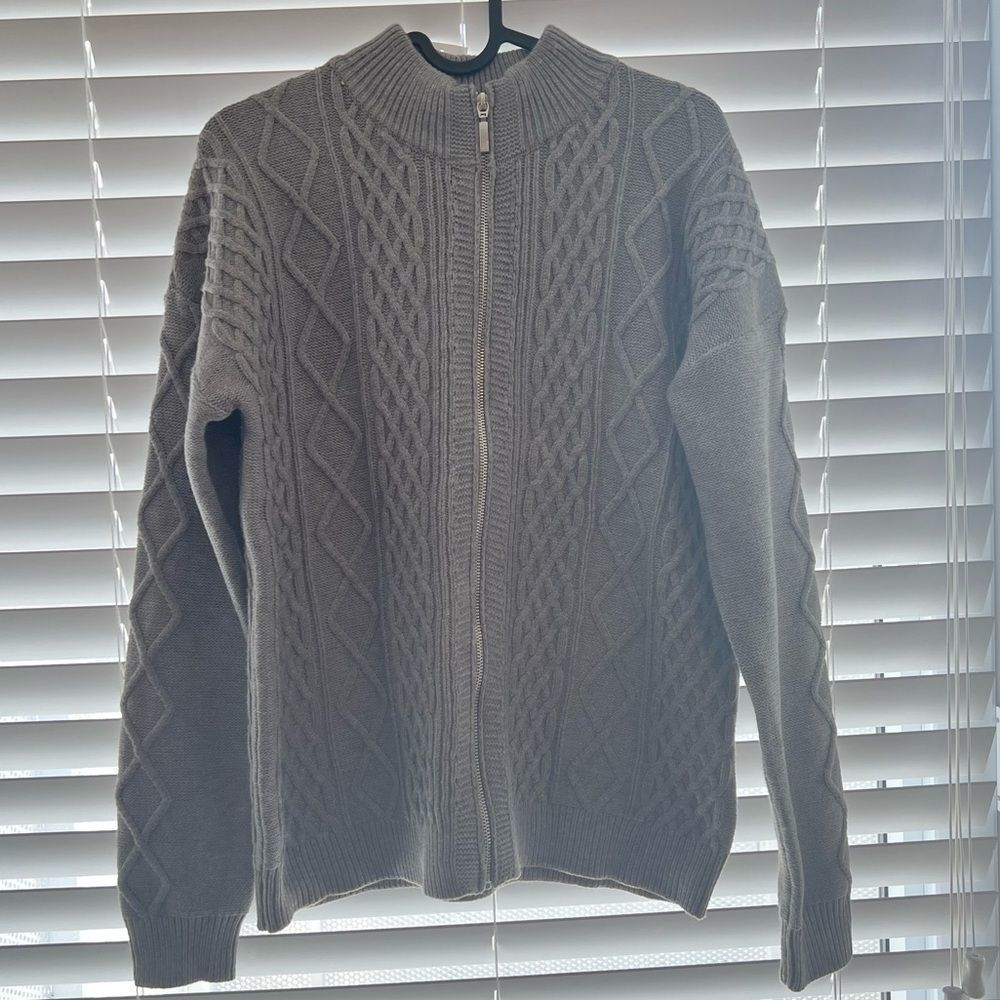 NWT Kaily K women Zip Up Gray silver cable knit sweater, Size Medium
